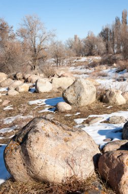 Geçen baharda kar - sıcak, sevecen güneş