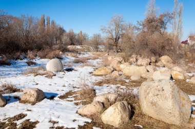 Geçen baharda kar - sıcak, sevecen güneş