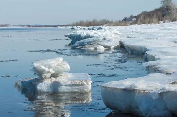 Inundación Primaveral Agua Helada Manantial Temprano Río Rusia Río Tartaristán —  Fotos de Stock