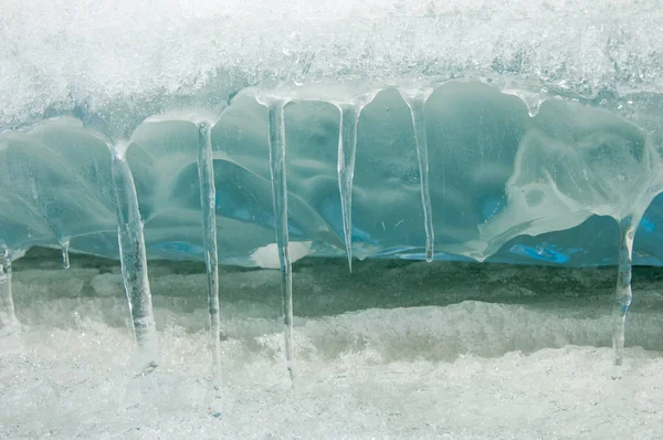 doku. buz. Donmuş buz Nehri üzerinde.