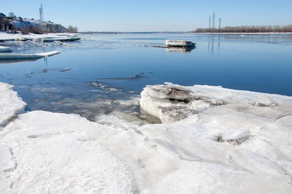 Rzeka Broken Ice Kępach Lodu Rzece Wiosnę Krajobraz Drift Szczegół — Zdjęcie stockowe