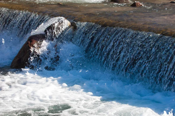 Datové Proudy Vody Malé Řeky Počátku Jara Jarní Scéna Horská — Stock fotografie
