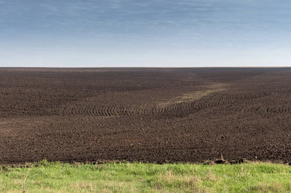 Ladang Membajak Menabur Sereal Dibajak Lapangan Pada Hari Musim Semi — Stok Foto