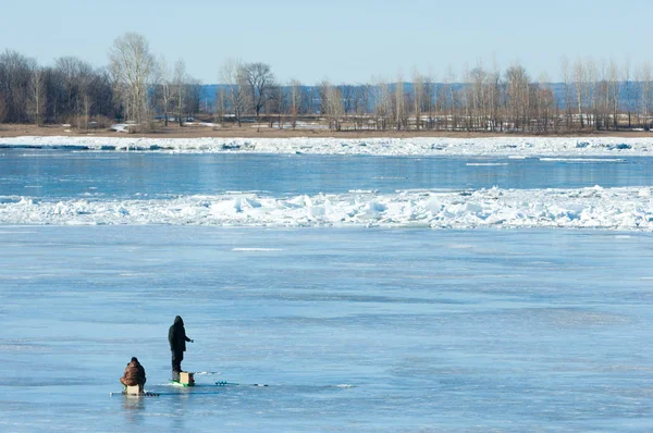 Rivier Overstroming Vissers Verscheurd Rivier Ijs Vissers Rivier Met Laatste — Stockfoto