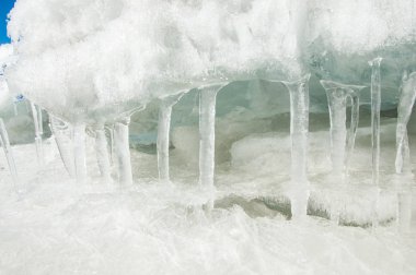 doku. buz. Donmuş buz Nehri üzerinde.