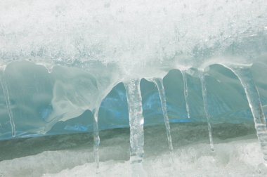 doku. buz. Donmuş buz Nehri üzerinde.