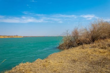 nehir bahar. bahar Nehri Orta Asya'da. Kazakistan bozkır nehir Semirechye. 