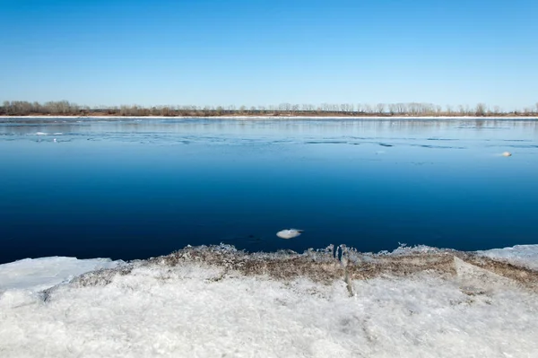 River Broken Ice Hummocks Gelo Rio Primavera Paisagem Close Gelo — Fotografia de Stock