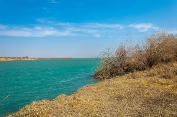 nehir bahar. bahar Nehri Orta Asya'da. Kazakistan bozkır nehir Semirechye. 