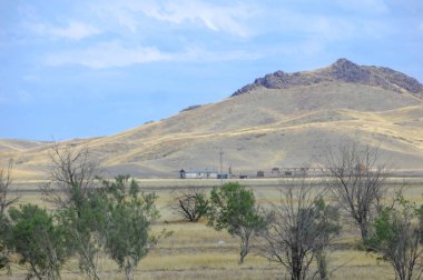 Sonbahar manzara, bozkır Dağları ile. çayır, veld, veldt. otlak, açık, ekilmemiş ülke veya otlak geniş bir açık alan