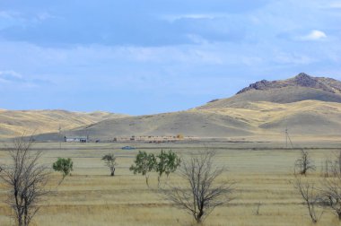 Sonbahar manzara, bozkır Dağları ile. çayır, veld, veldt. otlak, açık, ekilmemiş ülke veya otlak geniş bir açık alan