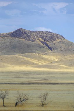 Sonbahar manzara, bozkır Dağları ile. çayır, veld, veldt. otlak, açık, ekilmemiş ülke veya otlak geniş bir açık alan