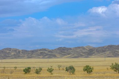 Sonbahar manzara, bozkır Dağları ile. çayır, veld, veldt. otlak, açık, ekilmemiş ülke veya otlak geniş bir açık alan