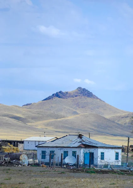 Sonbahar manzara, bozkır Dağları ile. çayır, veld, veldt. otlak, açık, ekilmemiş ülke veya otlak geniş bir açık alan