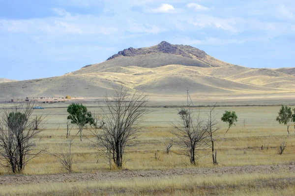 Sonbahar manzara, bozkır Dağları ile. çayır, veld, veldt. otlak, açık, ekilmemiş ülke veya otlak geniş bir açık alan