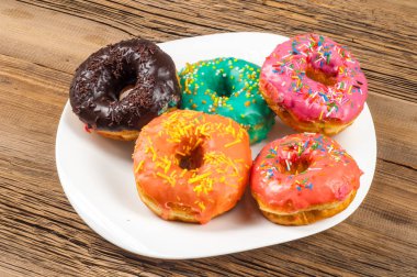 halka, hamur-çocuk, sinker, israf. genellikle bir top ya da halka şeklinde şekerli hamur küçük kızarmış kek.