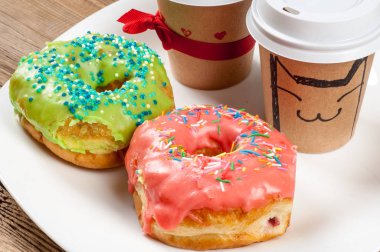 halka, hamur-çocuk, sinker, israf. genellikle bir top ya da halka şeklinde şekerli hamur küçük kızarmış kek.