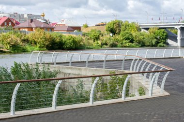 Baywalk. Beach, müstahkem duvar, taş, ahşap ve benzeri. N. ve bu Sahili boyunca sokakta.