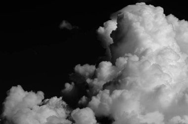 Doku, arka plan. Bulutlar, gökyüzü bir helikopterden fotoğraflandı. yoğun su buharı atmosfer, genellikle yüksek yerden yüzen görünür bir kitle.