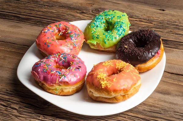 halka, hamur-çocuk, sinker, israf. genellikle bir top ya da halka şeklinde şekerli hamur küçük kızarmış kek.