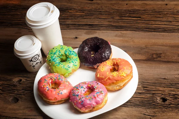 halka, hamur-çocuk, sinker, israf. genellikle bir top ya da halka şeklinde şekerli hamur küçük kızarmış kek.