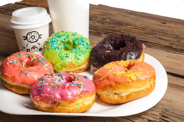 halka, hamur-çocuk, sinker, israf. genellikle bir top ya da halka şeklinde şekerli hamur küçük kızarmış kek.