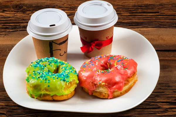 halka, hamur-çocuk, sinker, israf. genellikle bir top ya da halka şeklinde şekerli hamur küçük kızarmış kek.