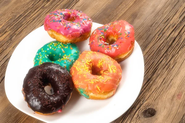 halka, hamur-çocuk, sinker, israf. genellikle bir top ya da halka şeklinde Şekerli hamur küçük kızarmış kek. Klasik yumuşak odak fotoğraf makinesi