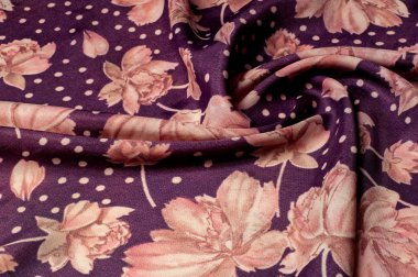 Doku, arka plan, desen. Lila rengi ipek kumaş. Boyalı şakayık çiçekleri ile