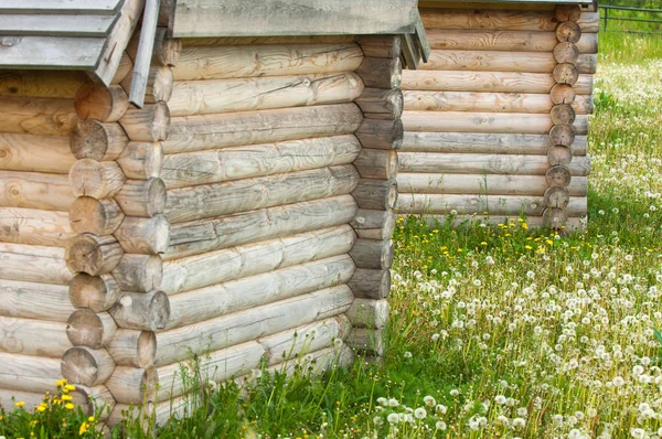 Paisaje Verano Con Una Casita Madera — Foto de Stock