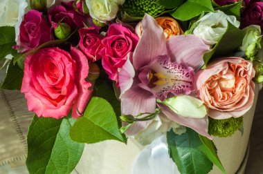 B Güzel buket çiçek büyük düğün töreni için hazır. 