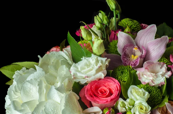 B Güzel buket çiçek büyük düğün töreni için hazır. 