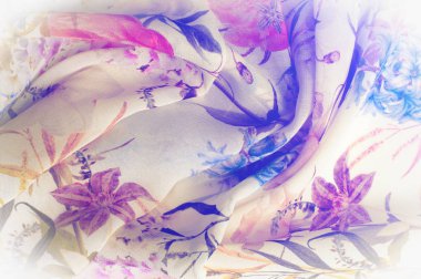 Doku, arka plan, desen. İpek kumaş. Doku pembe ve sarı çiçekler suluboya tekniği ile. Gül, papatya ve Mimoza ile duvar kağıtları. Tebrik kartı. İpek eşarp, şal. Tatil.