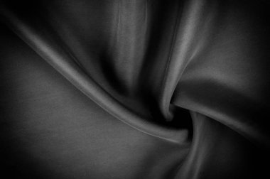 Yumuşak odak kumaş ipek siyah. Bu siyah yıkanmış ipek evinize götürün! Yıkanmış siyah renk yumuşak ve ipeksi bir koludur. İnce ve hafif, yumuşak siluetleri oluştururken göze çarpan bir sıvı örtüsü vardır.