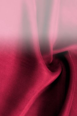  doku, kalın ipek kumaş kırmızı. Rengi kırmızı - her yerde pop kültürü, moda ve güzellik görüyoruz. Ve Sevgililer günü gelişiyle, romantizm rengini her zamankinden daha büyüktür