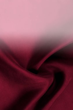  doku, kalın ipek kumaş kırmızı. Rengi kırmızı - her yerde pop kültürü, moda ve güzellik görüyoruz. Ve Sevgililer günü gelişiyle, romantizm rengini her zamankinden daha büyüktür