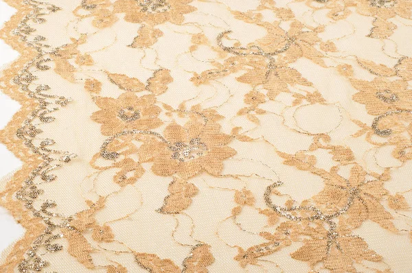 kumaş dantel. iyi bir açık kumaş, pamuk veya ipek, genellikle birini döngü, büküm veya desenleri iplik örgü tarafından yapılan ve özellikle hazır giyim süsleme için kullanılan