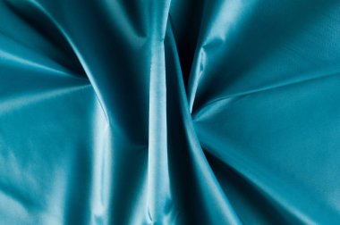 doku dantel. iyi bir açık kumaş, pamuk veya ipek, genellikle birini döngü, büküm veya desenleri iplik örgü tarafından yapılan ve özellikle hazır giyim süsleme için kullanılan.