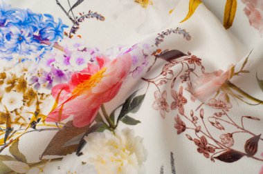 Doku, arka plan, desen. İpek kumaş. Doku pembe ve sarı çiçekler suluboya tekniği ile. Gül, papatya ve Mimoza ile duvar kağıtları. Tebrik kartı. İpek eşarp, şal. Tatil.