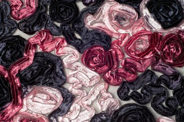 Doku arka plan deseni. Bez dantel, örgü, kırmızı beyaz siyah çiçek çiçek işlemeli.