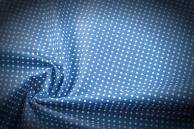 Doku arka plan deseni. İpek kumaş, mavi bir beze beyaz bezelye. Siyah bir arka plan üzerinde. Çiçek Tekstil veya kumaş. Kumaş dokusuna. Kumaş, tekstil, kumaş, dokuma malzeme,.