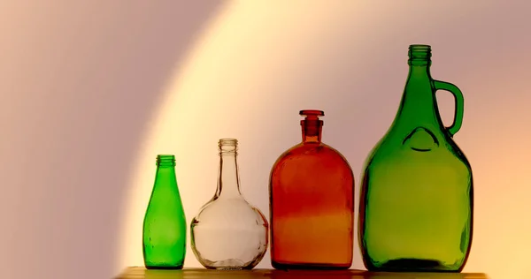 Bakgrundsstruktur Mönster Tomma Flaskor Återvinning Hushållsartiklar Inklusive Glas — Stockfoto