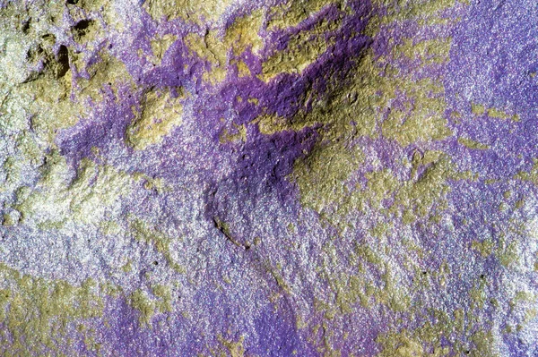 Granit taş mavi boya boyalı. Katı kaya parçaları veya katı 