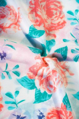 doku deseni pamuklu kumaş. Beyaz bir backgrou üzerinde çiçekler güller