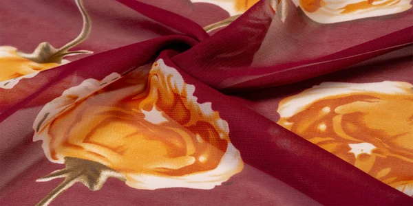 Текстура, фон, шелковая ткань бордового цвета с розовой цветочной ценой — стоковое фото