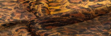 doku, ipek kumaş, leopar deri, kahverengi-sarı siyah tonları,