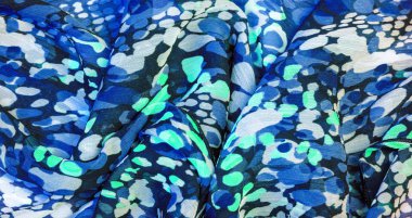 Dokulu tasarım, ipek kumaş, kadın eşarp, beyaz pembe kırmızı kaş