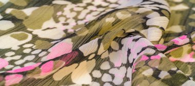 Dokulu tasarım, ipek kumaş, kadın eşarp, beyaz pembe kırmızı kaş