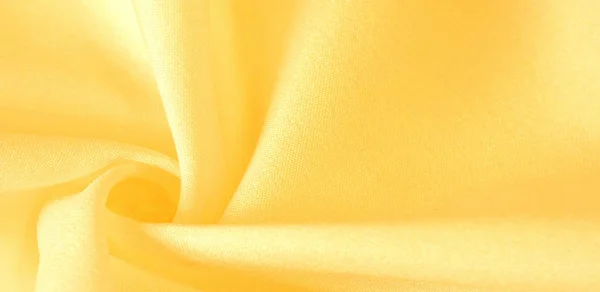 Φόντο υφής, μοτίβο. μεταξωτό κίτρινο ύφασμα. Από τον Τσίλιο, — Φωτογραφία Αρχείου