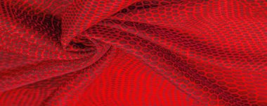 kırmızı ipek kumaş, hayvan derisi. Tüm projeler yeni ve tasarlanmış 